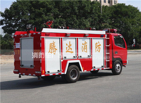東風(fēng)單排座3噸水罐消防車(chē)