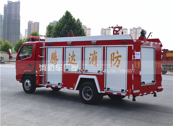 東風(fēng)單排座3噸水罐消防車(chē)