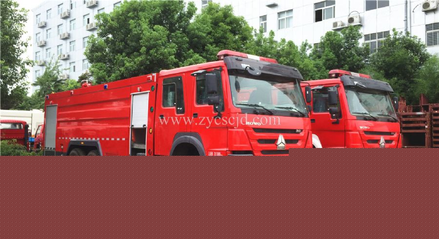 重汽12噸水罐泡沫消防車